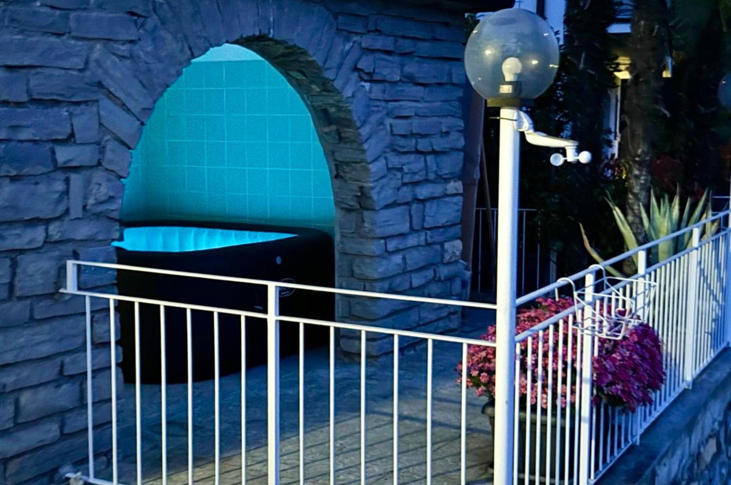 Villa Fantastica Carate Urio Bagian luar foto